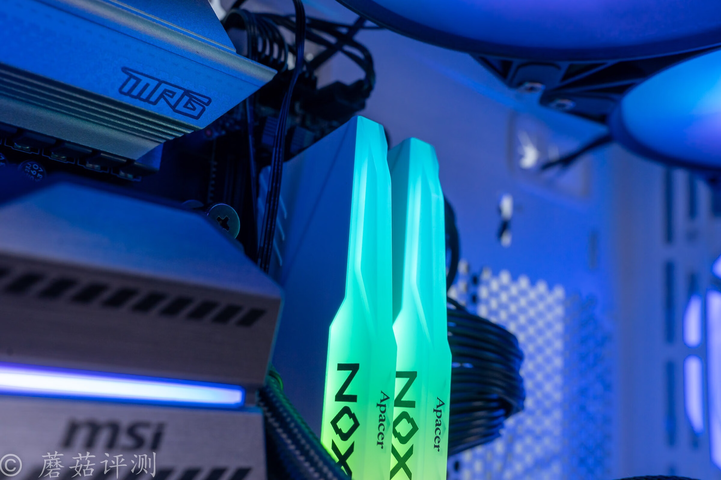 宇瞻ddr4240016g普条怎么样,宇瞻暗黑8gddr43600白色