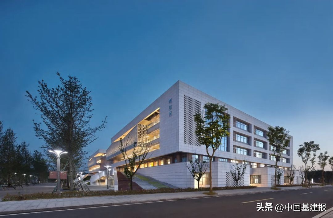 北京吉利学院整体搬迁成都项目基本完工，首都首次向外迁建大学
