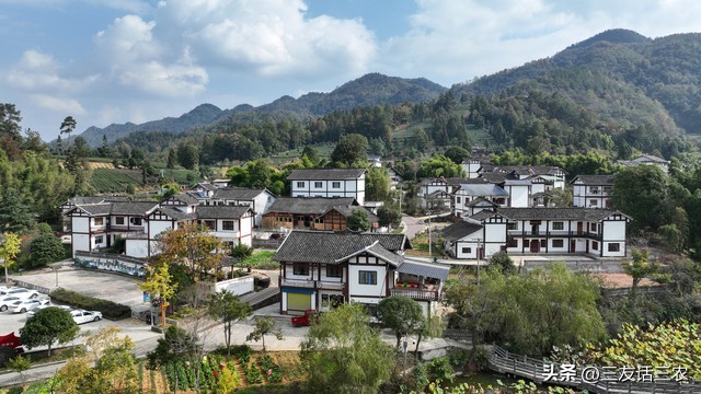 表弟干生意30年，挣了100多万，农村购置3套房子，如今后悔已晚