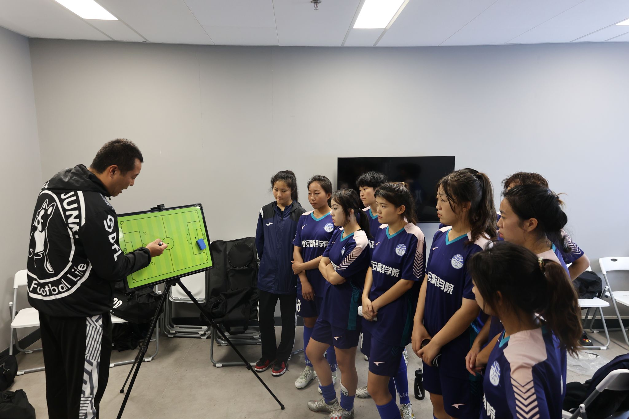 陕西女足迎来女超第一战,西译女子足球队