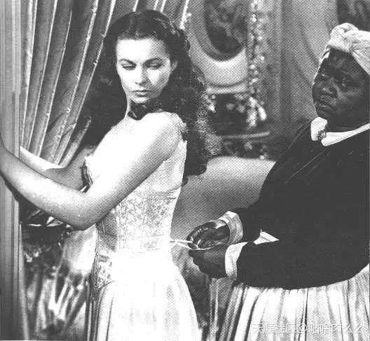 中世纪紧身胸衣,欧洲紧身胸衣样式