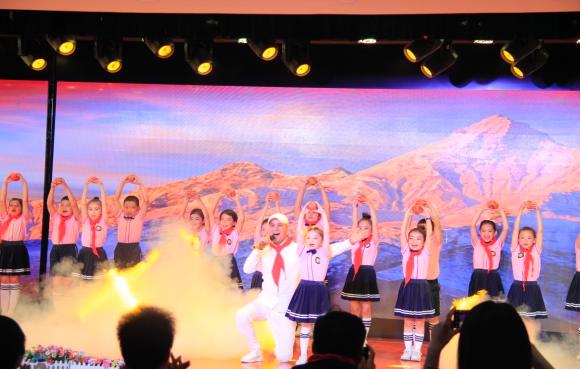 乌鲁木齐市第19小学“石榴花开别样红·和乐融融筑梦行”一校一品德育工作观摩展示活动