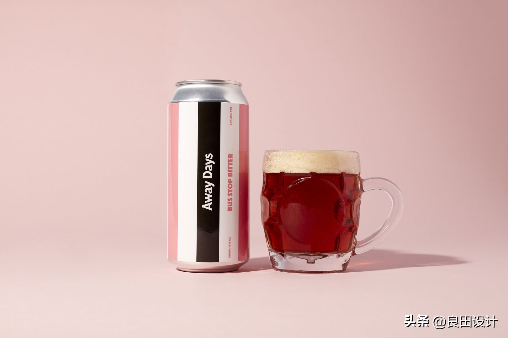 以足球为主题的AwayDays啤酒包装设计