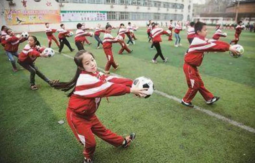 国足停止抱怨才是变强的开始,国足为什么总是不跟强队过招