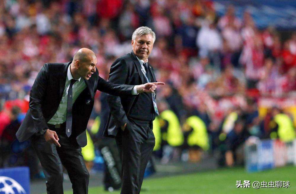 弗格森第一次执教曼联利物浦,弗格森带领曼联反超利物浦