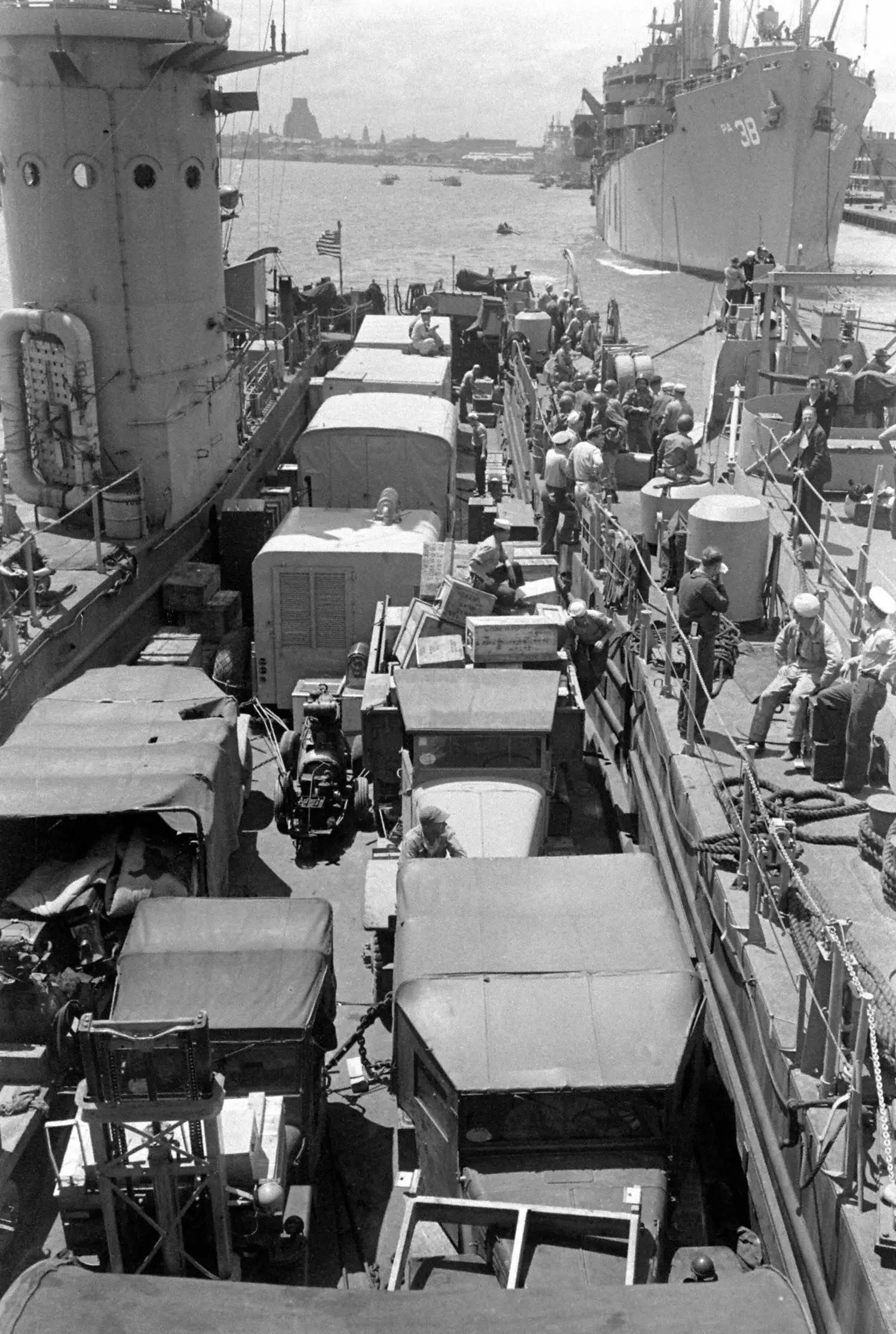 1975年的蒋经国,蒋经国87年12月25日视频