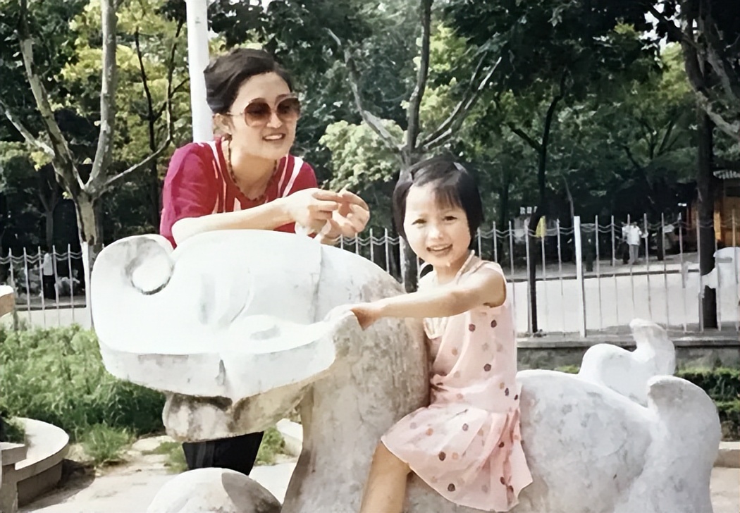 姚贝娜春晚现场,姚贝娜有哪三次上春晚