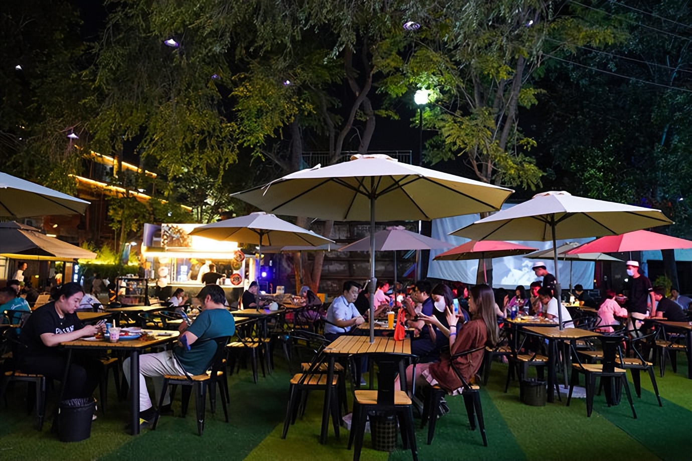 郑州夏季的夜晚真美,郑州夏天的夜晚真美