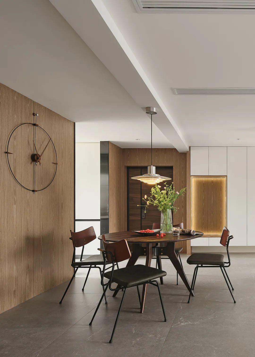 餐厅空间小如何设计好看,开餐厅餐厅面积小如何布置圆桌