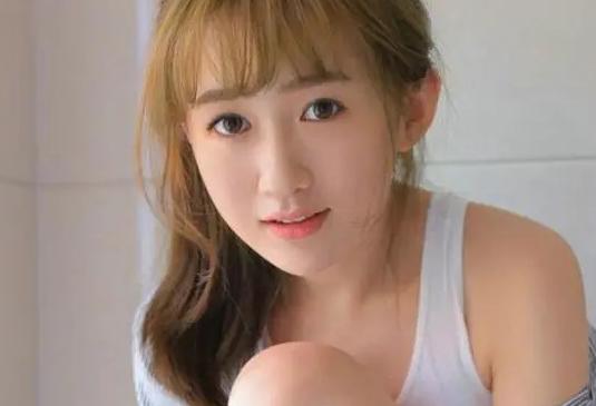 女性突然长痘痘是什么原因,女性突然长好多痘痘是什么原因