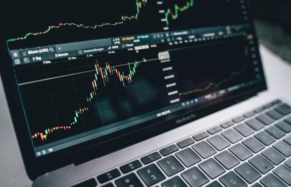 李某等通过网络打码牟利，是否构成网络环境中侵入的刑法认定？