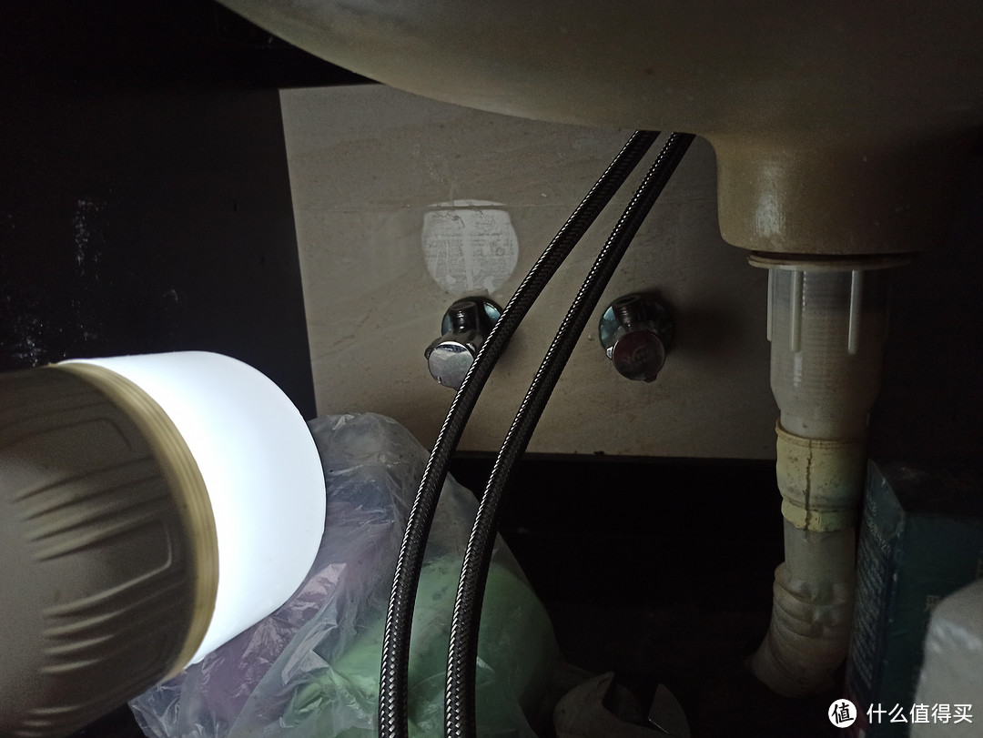 换洗手盆水龙头买什么工具,换洗手盆上面的水龙头教程