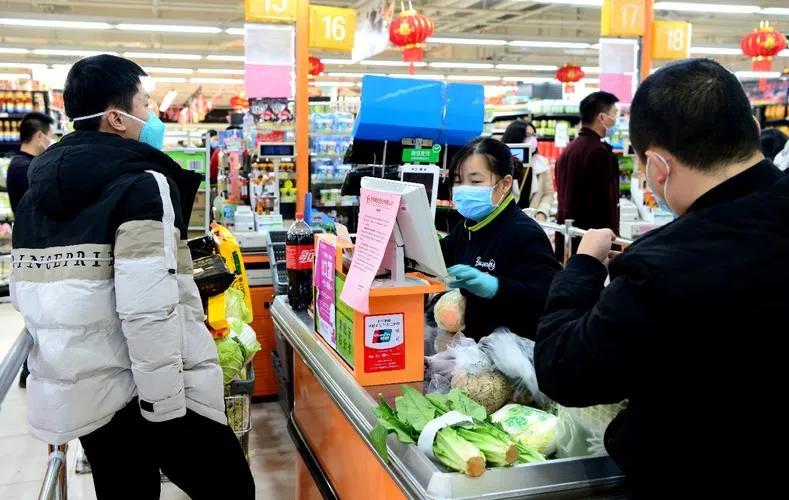 买了一堆的药，一堆的抗原，几十上百个N95，原来只是个智商税