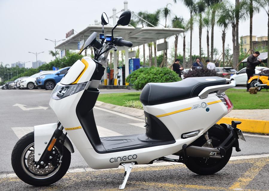 爱玛两款电摩性价比很高,雅迪爱玛台铃电轻摩对比