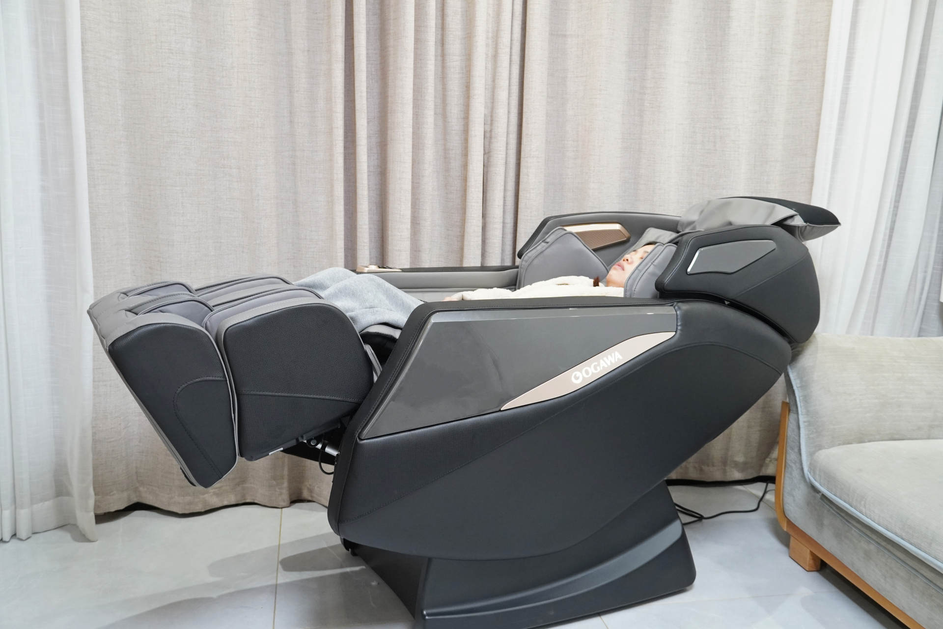 如何给老人选择按摩椅,老年人适合用按摩椅吗