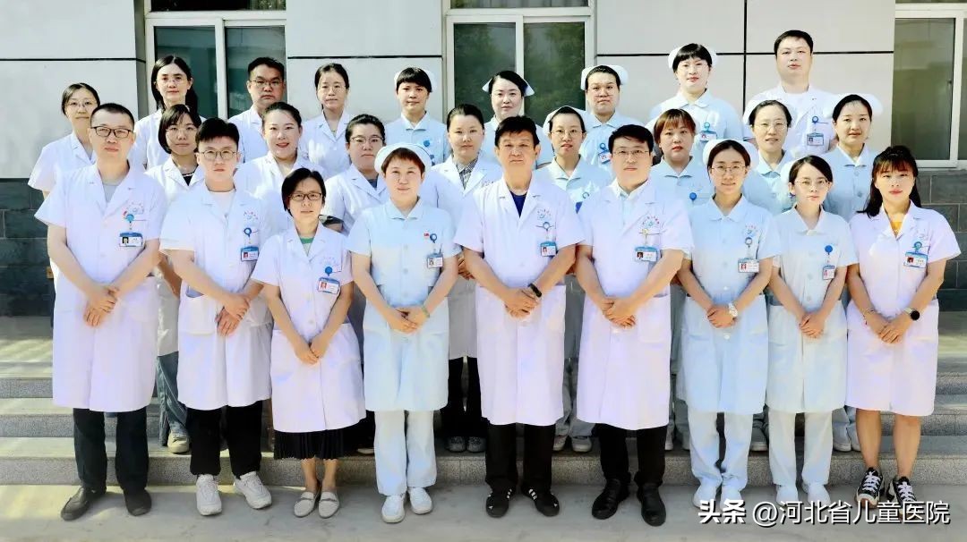 孩子脸上长了红色的点点,孩子脸上长红点点是怎么回事