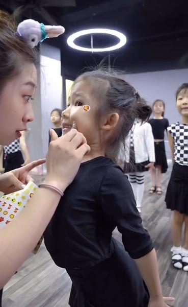 拉丁舞最火老师,最火老师教拉丁舞视频