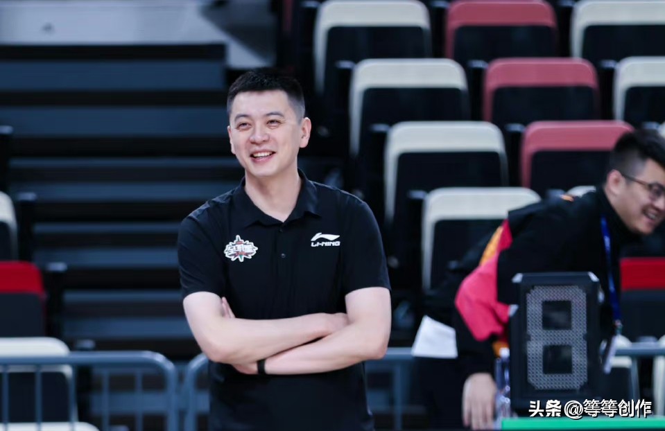 杨鸣发布会说郭艾伦没伤病,杨鸣谈郭艾伦缺席比赛