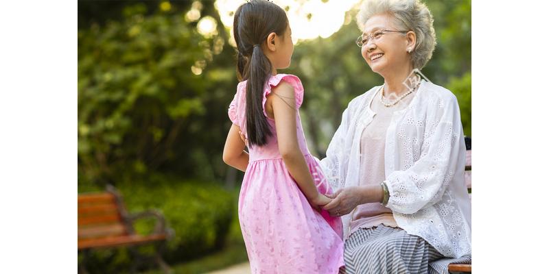 十一岁男孩应不应该跟父母分床睡,男孩几岁不能和母亲一起睡