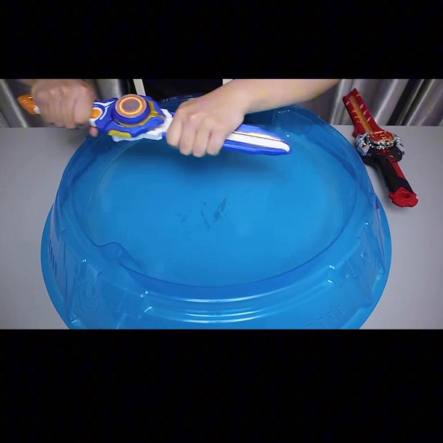 以前和现在玩的陀螺对比,陀螺最强爆改3代