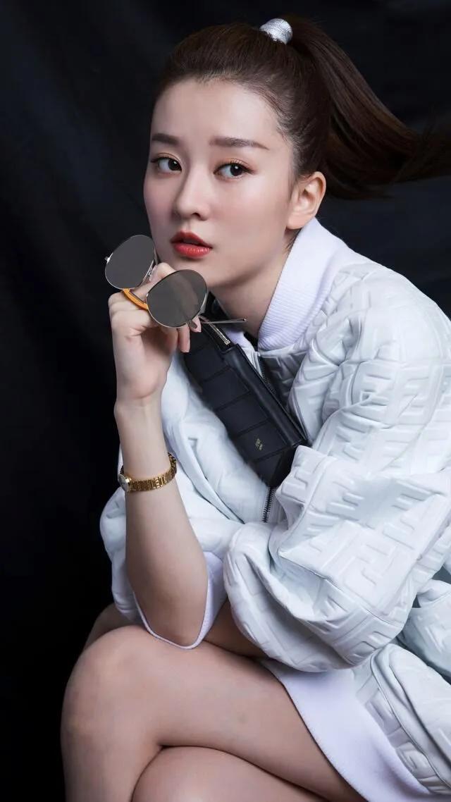 模特乔欣写真集,杨紫乔欣写真集