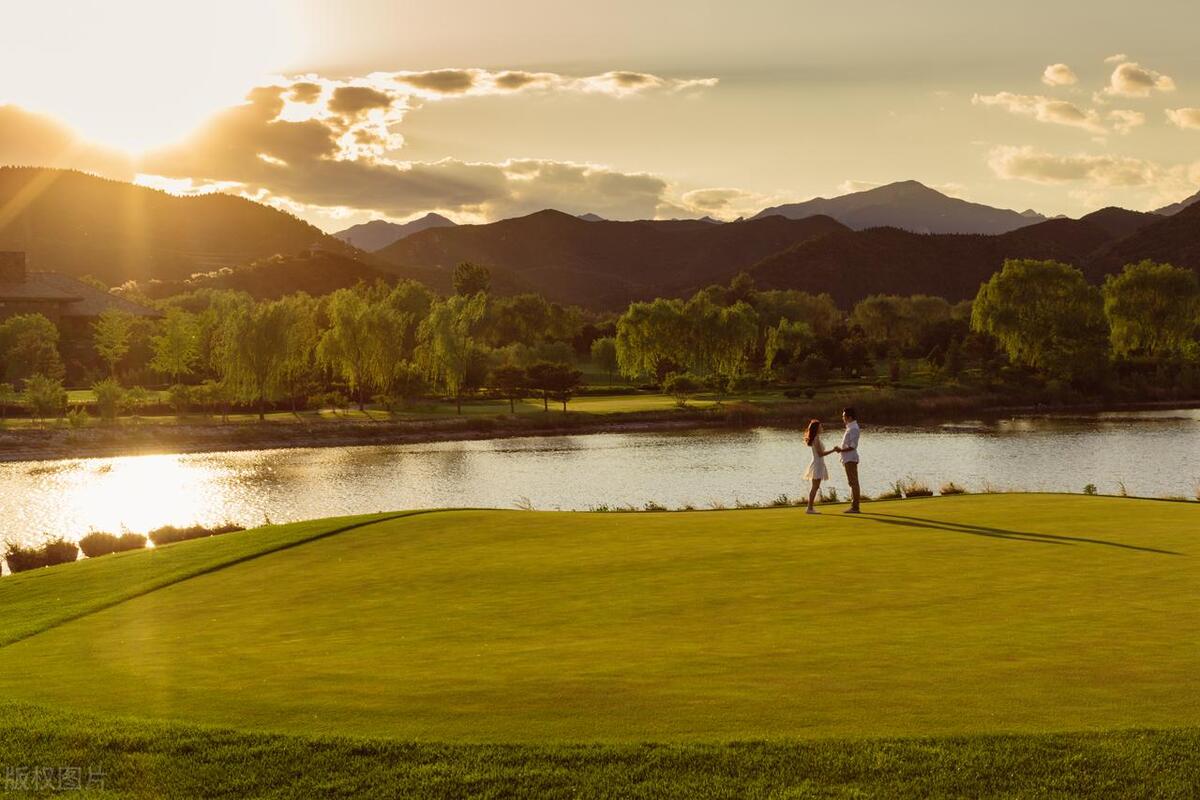 相思在长江，相守在铃声，离愁在天涯