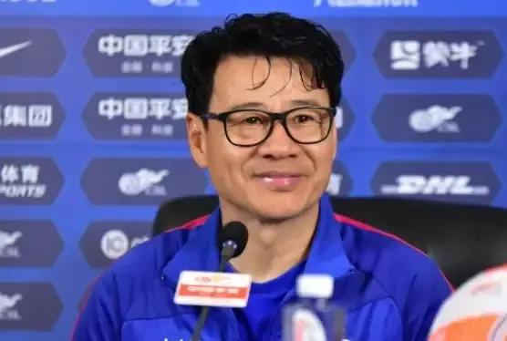 瓒崇悆杩欎竴璺殑杈涢吀鍙湁鑷繁鐭ラ亾,涓浗瓒崇悆鍞湁瓒崇悆涓嶅彲杈滆礋