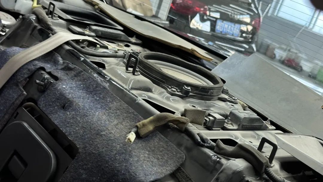 大哥12万买2005年售价100万的凌志LS430，含泪又花10万翻新才能开