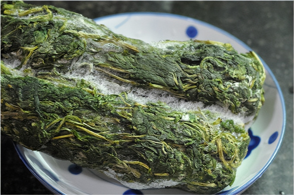 别嫌它味重，却是“大姨妈”的好朋友，清明后鲜嫩上市，抓紧吃