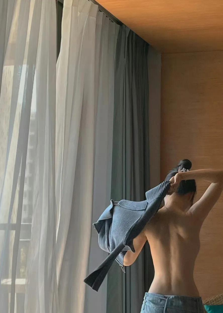 古力娜扎的丁字裤就是穿衣自由吗？