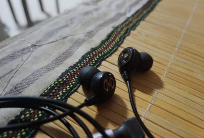 无线耳机推荐学生党20元以下,音质和舒适度都好的耳机