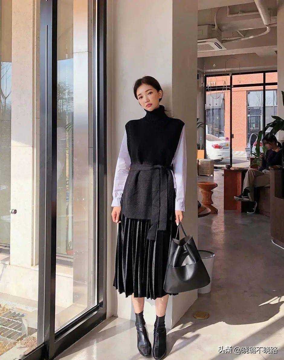 秋冬踝靴搭配什么样的裤子,冬季尖头踝靴怎么穿搭好看