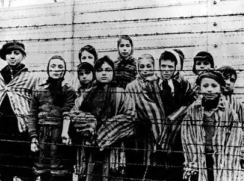 中国女孩被困德国集中营5年，得知其父亲身份，斯大林：快找到她