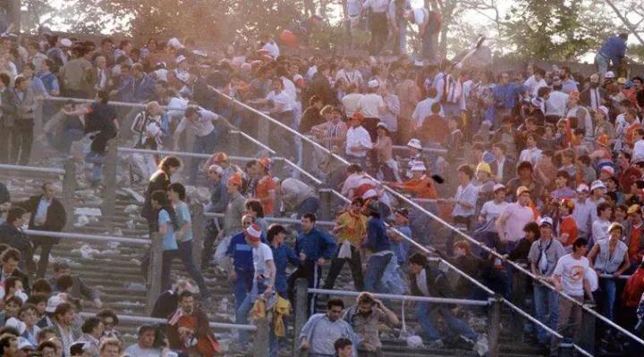 足球比赛中大伤亡事件,足球史上最悲惨的五大惨案