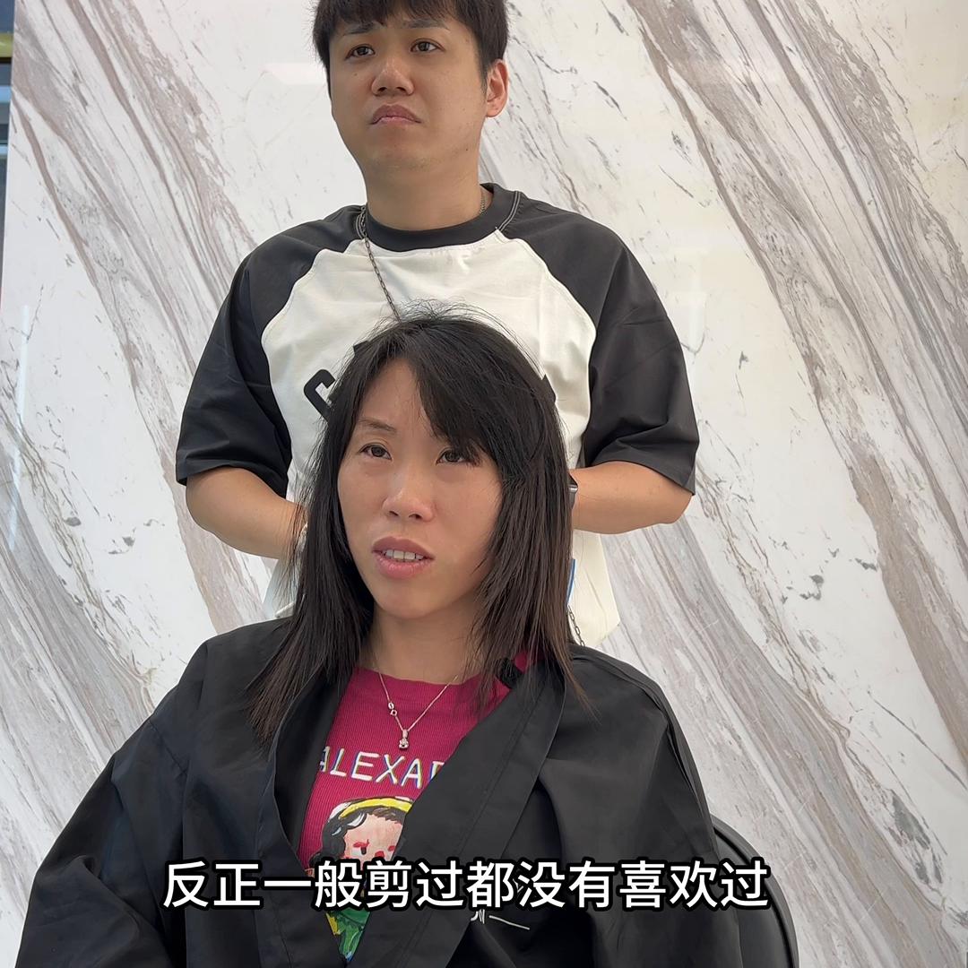 南非到石狮，菱形脸型，颧骨突出，额头比较尖。#烫发提升气质