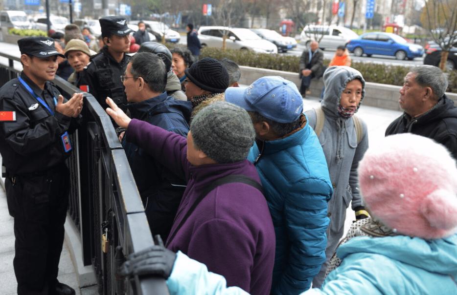 微信群里说12个字拘留15天,微信群里发几句牢骚被拘留