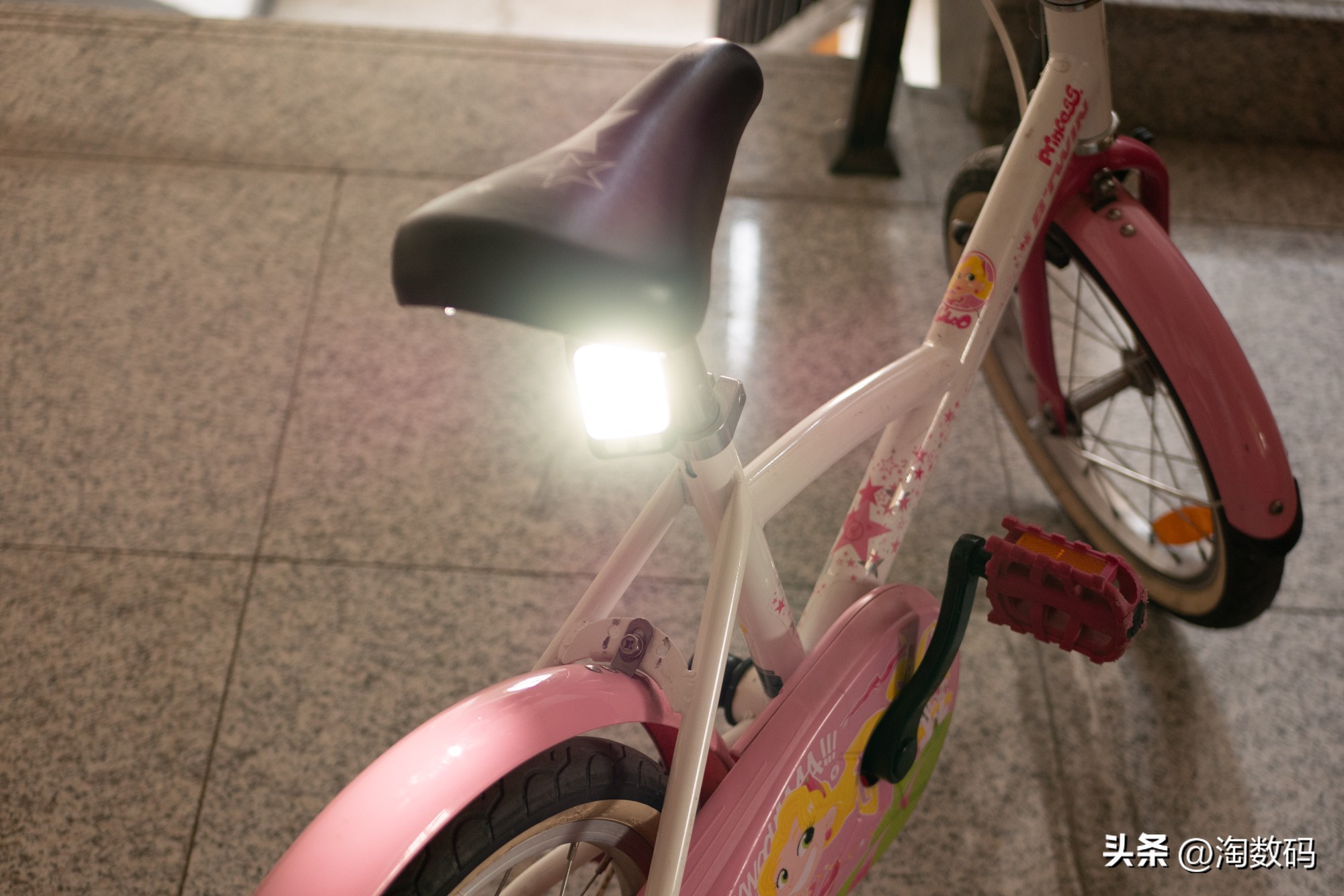 开酒瓶钥匙扣挂件最新款,开啤酒瓶钥匙扣挂件