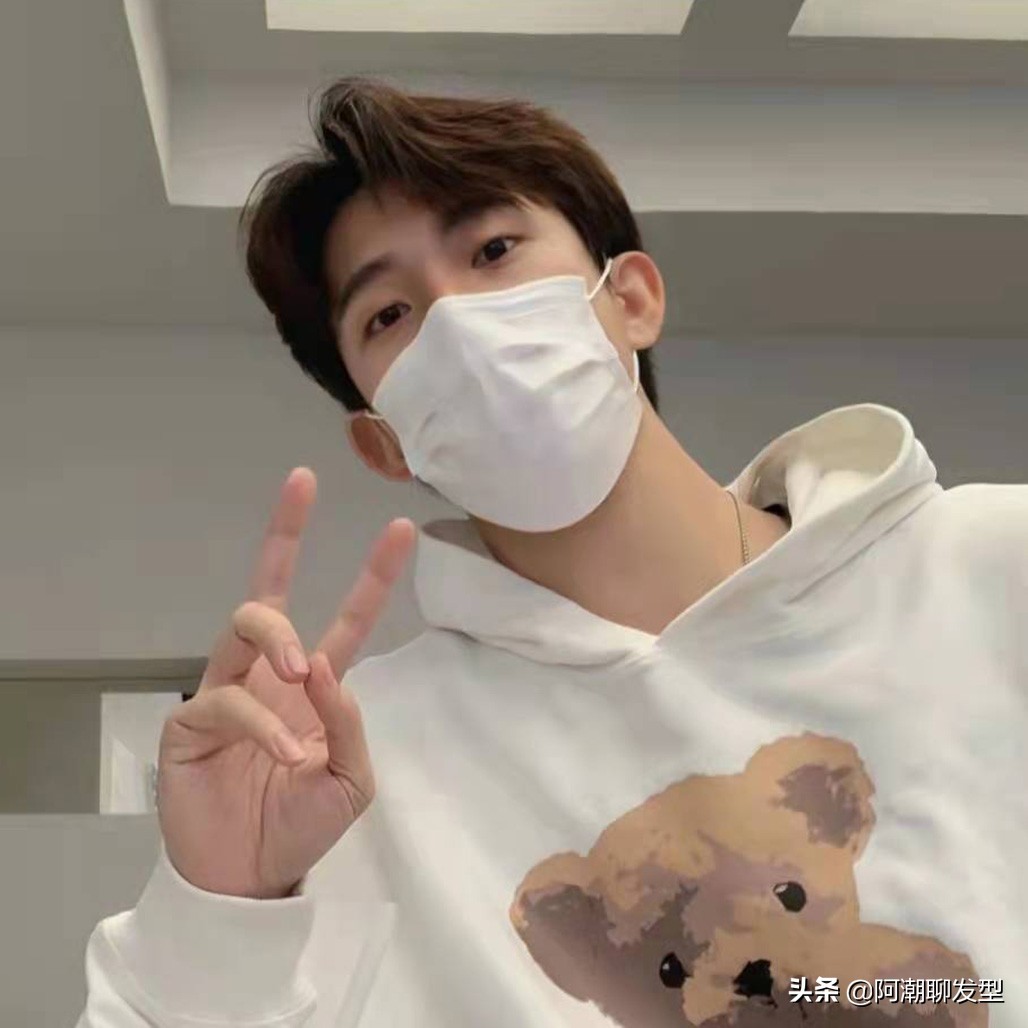 2022年精选帅气男士发型100款,2022年30至40岁流行烫发发型