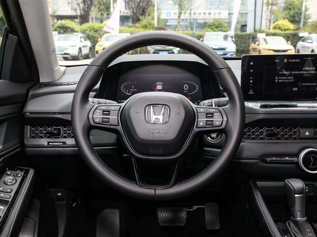 全新雅阁对比新一代蒙迪欧,1.5蒙迪欧和1.5雅阁谁的动力快一些