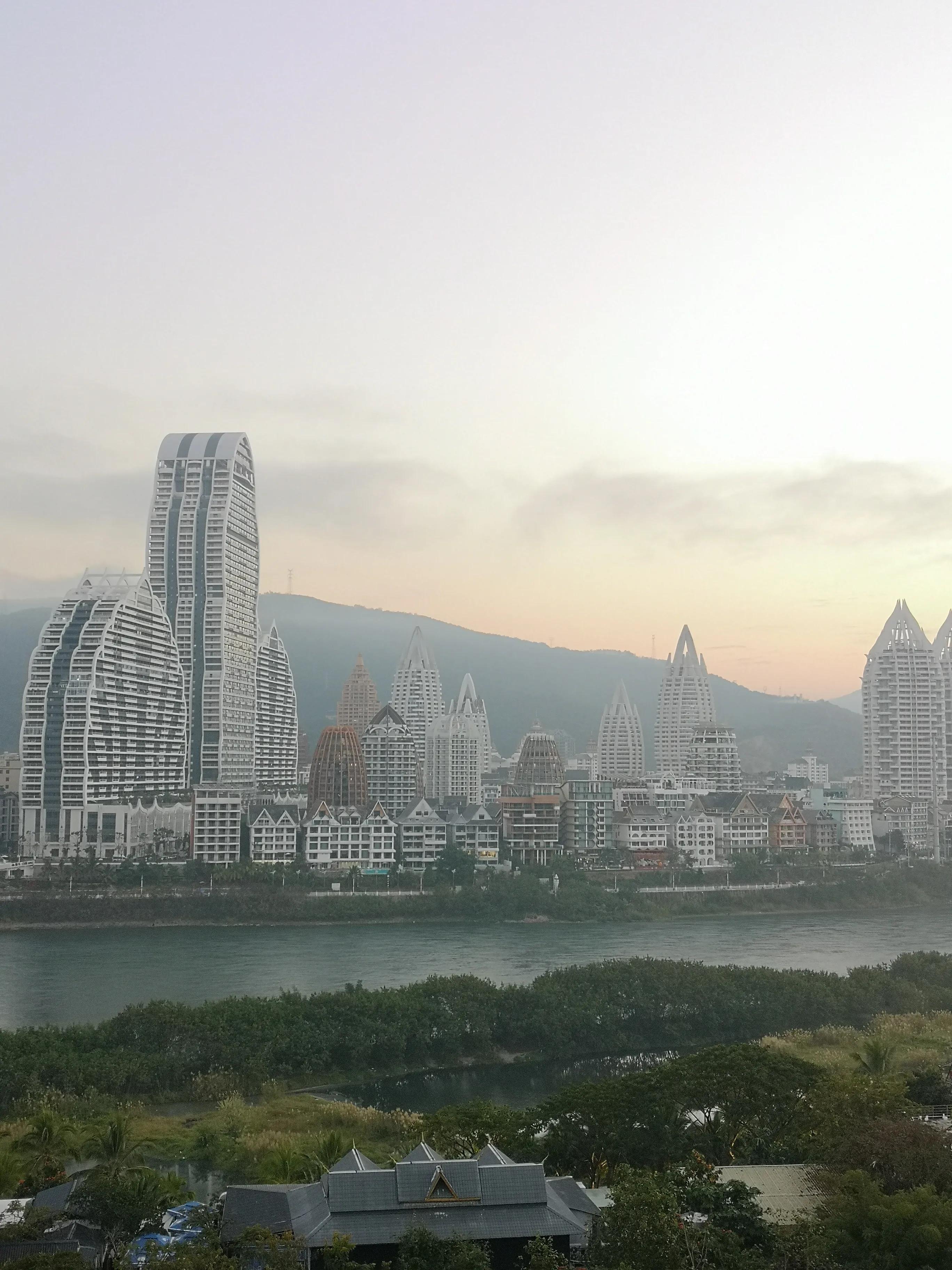 西双版纳自由行攻略手抓饭,西双版纳自由行攻略必去景点地图