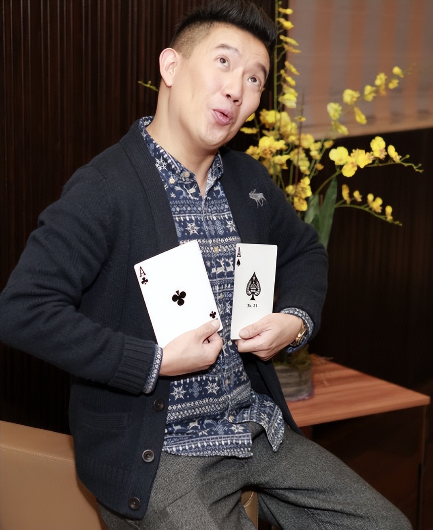 起底过气歌手杜汶泽“港独”之路：力撑暴徒、拍桌叫嚣、差评演技