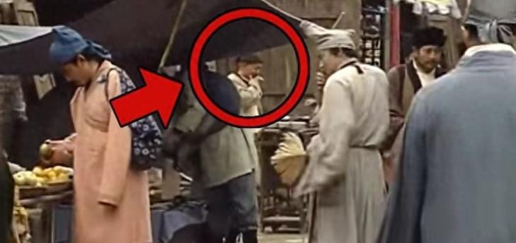 影视剧中各种奇葩穿帮,电视剧爆笑穿帮镜头看一次笑一次