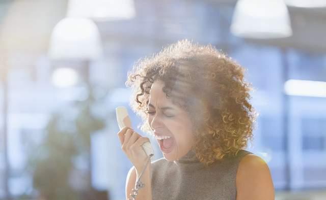 降噪耳机地铁通话对方听不清,华为mate60地铁信号好不