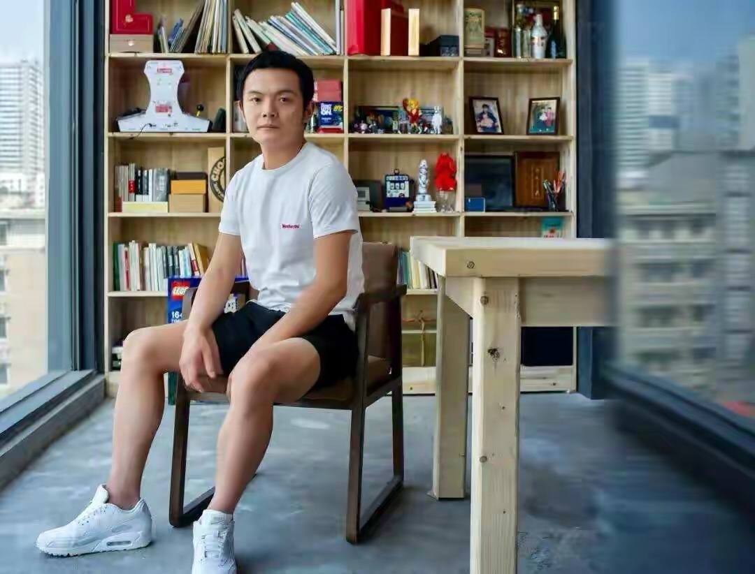 他靠小龙虾如何资产过千万,从卖小龙虾变成千亿首富