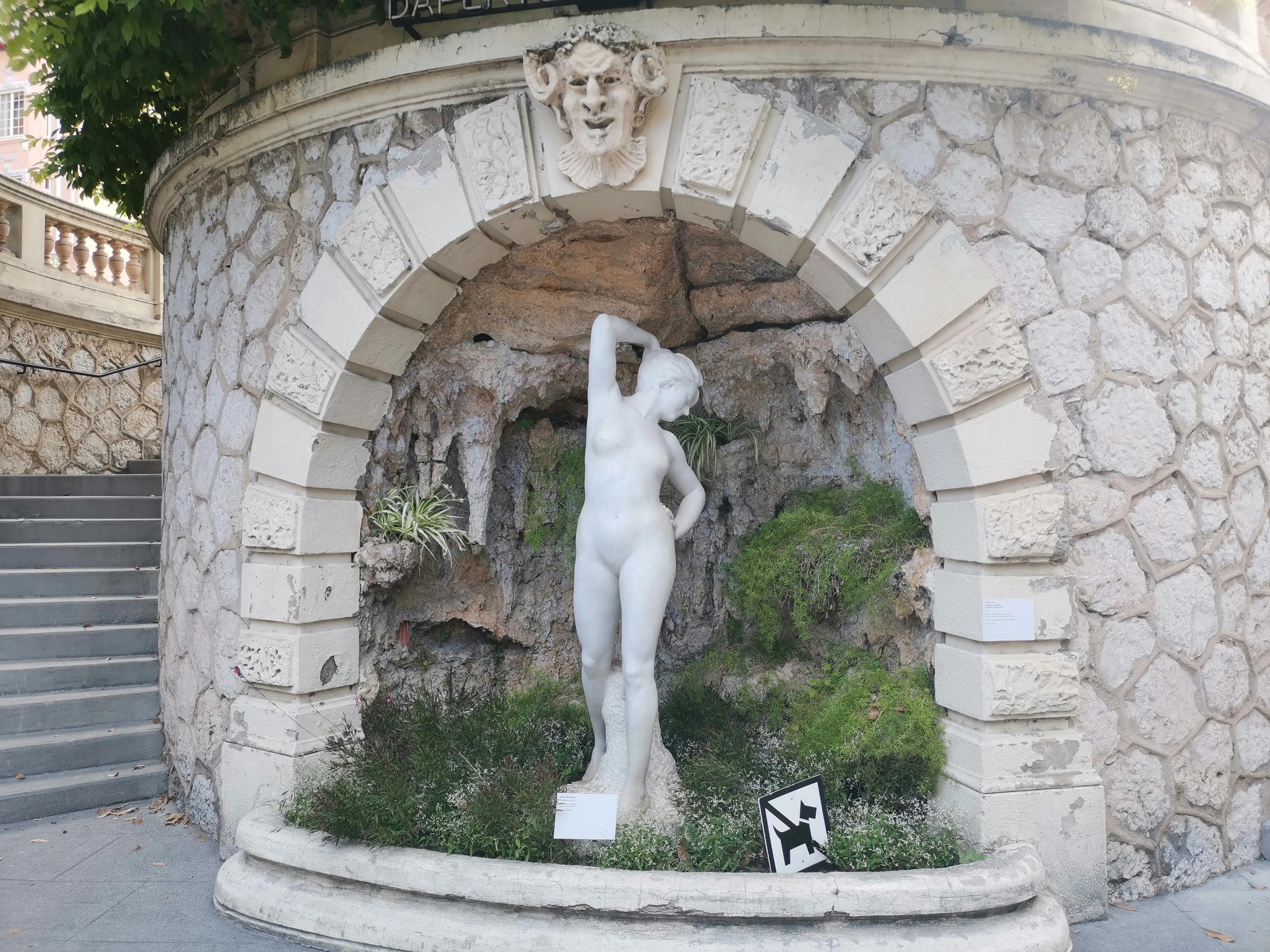 位于地中海北岸的摩纳哥,地中海摩纳哥游记