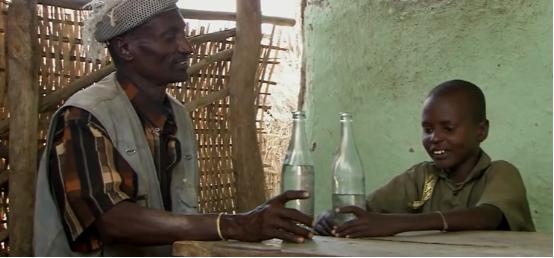 非洲的盐有多贵？200斤盐能换五头牛，但采盐工的艰辛难以想象