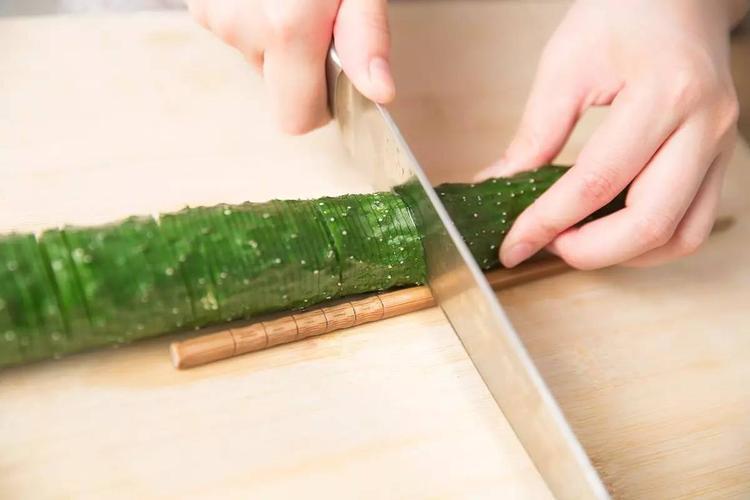 黄瓜不能和什么食物同吃,黄瓜营养功效饮食禁忌