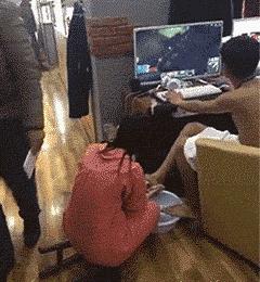 女友今年都二十三了，还是这样，是不是没救了哈哈哈好尴尬