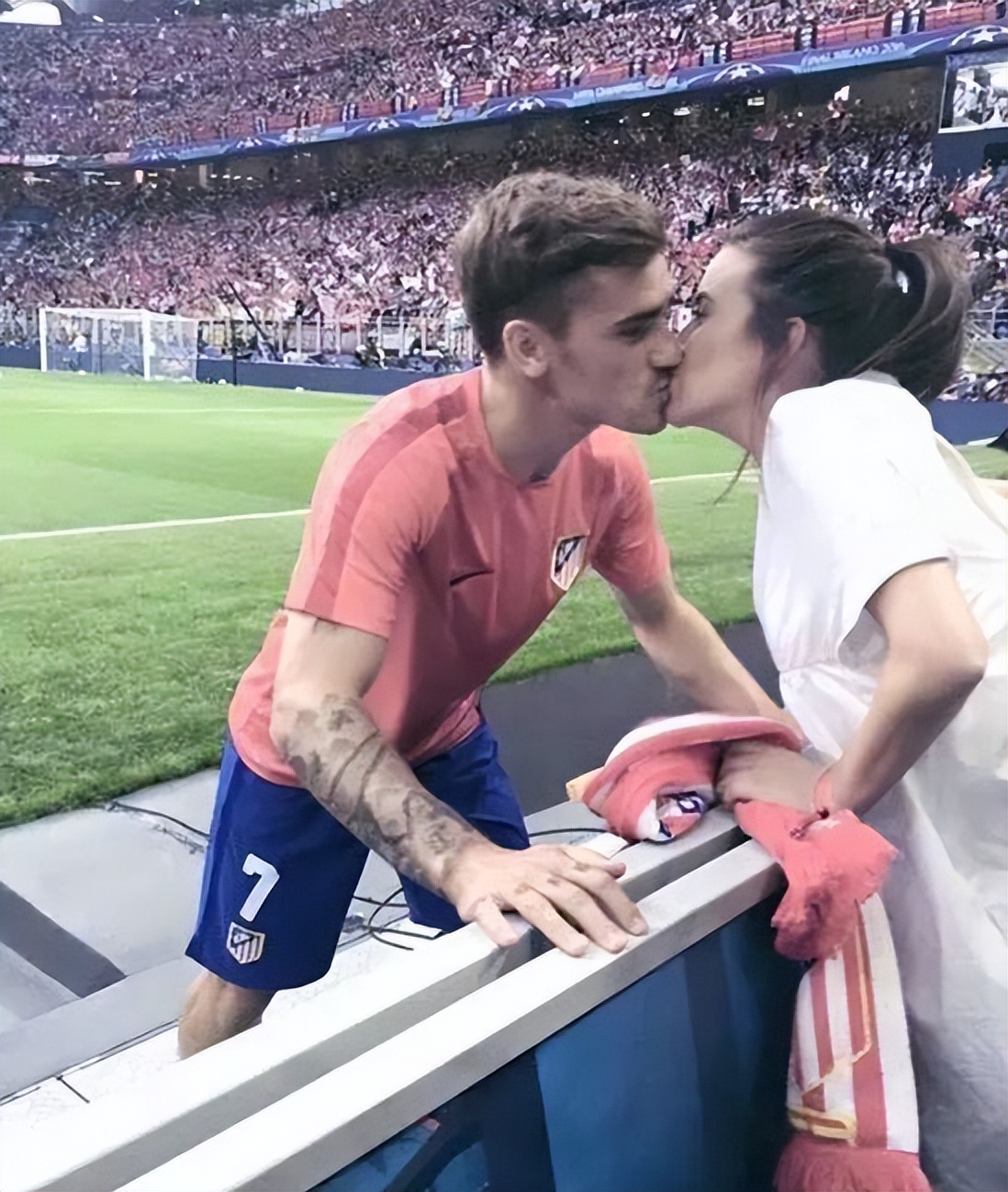 格列兹曼表白德里克罗斯,格列兹曼法国2023