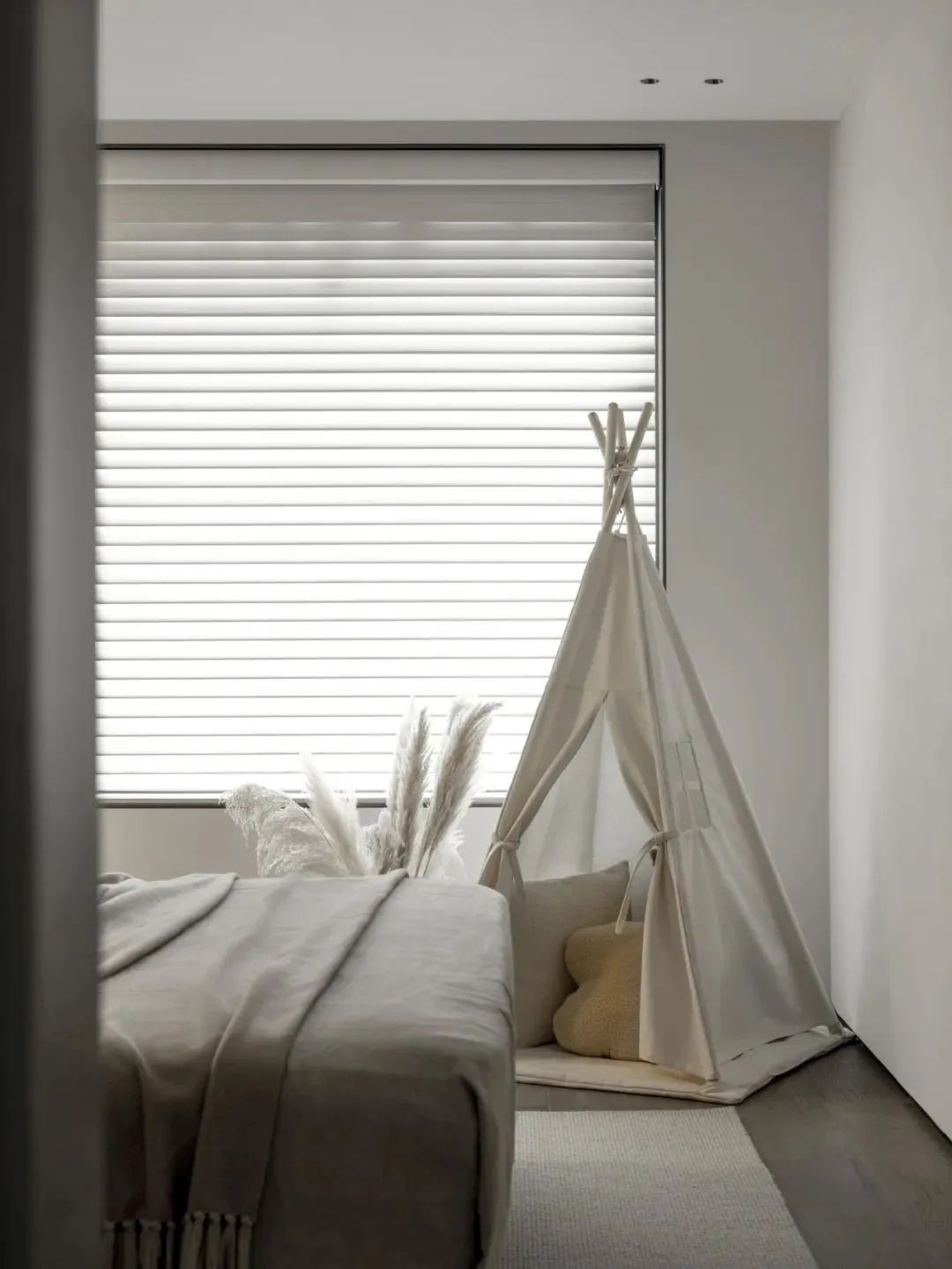 意式极简叠墅轻奢高级感,现代极简主义叠墅